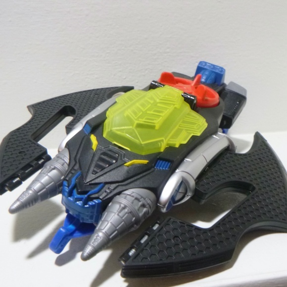 IMAGINEXT LEGENDS OF BATMAN GLIDER VEHICLE w/BATMAN & MISSILES - Picture 5 of 15